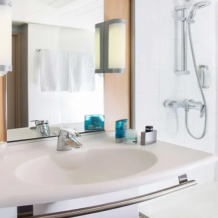 Hotel Ibis Gerland Musee Des Confluences Lyon