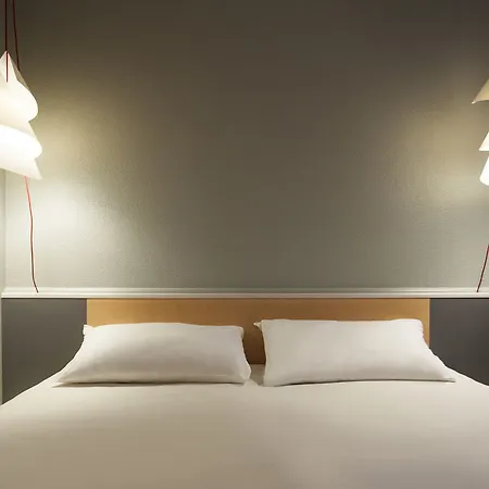 Hotel Ibis Gerland Musée Des Confluences Lione