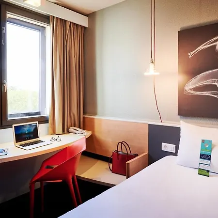 Hotel Ibis Gerland Musée Des Confluences Lione