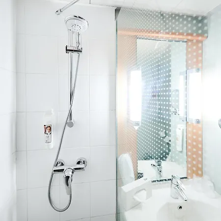 Ibis Gerland Musee Des Confluences 3*