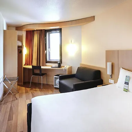 Hotel Ibis Gerland Musée Des Confluences Lione